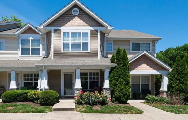 2 bedrooms - 2 1/2 bath townhome - newly remodeled