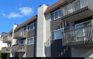 2 beds, 1 bath, 744 sqft, $1,795, Unit Unit 2B