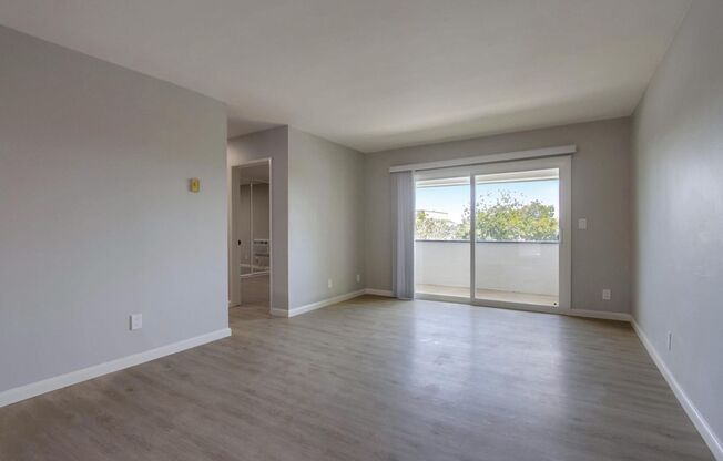 1 bed, 1 bath, $3,300, Unit 15