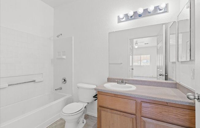 2 beds, 2 baths, 974 sqft, $1,200, Unit Unit 1122