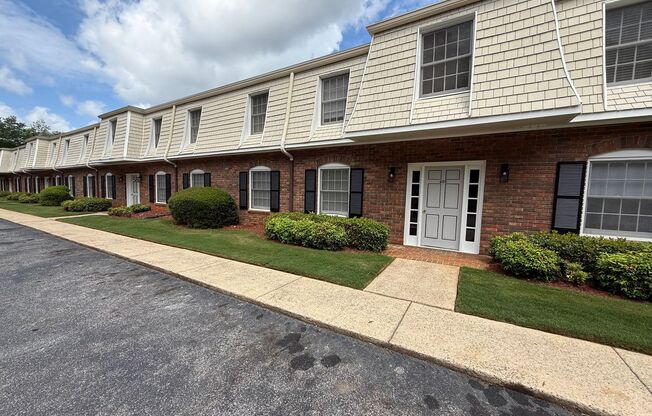 2 beds, 1 bath, 1,100 sqft, $1,375, Unit 408-3