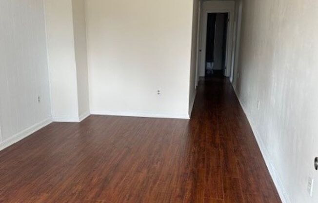 2 beds, 1 bath, 760 sqft, $1,050, Unit Unit 2