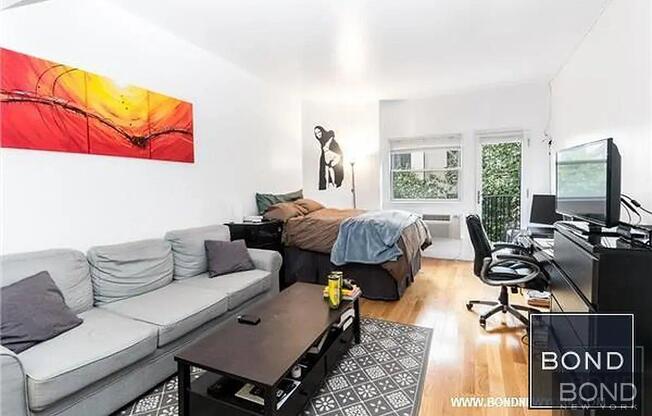 Studio, 1 bath, $4,200, Unit 3C