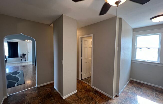 2 beds, 1 bath, $1,000, Unit A423-1