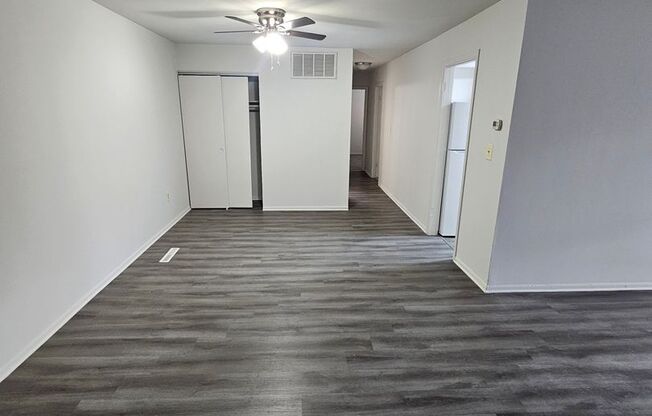 2 beds, 1 bath, 730 sqft, $1,140, Unit 4718-B