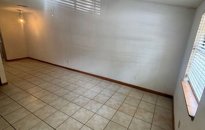 Check Out This Freshly Remodeled 3 BR 2 BA Townhome Located Minutes From Doak Campbell Stadium!