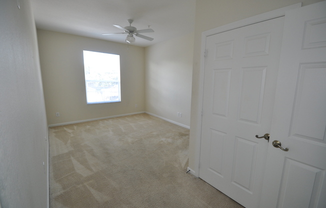 HALF OFF FIRST FULL MONTHS RENT! 3 Bedroom/2 Bathroom Condo in Brantley Terrace!