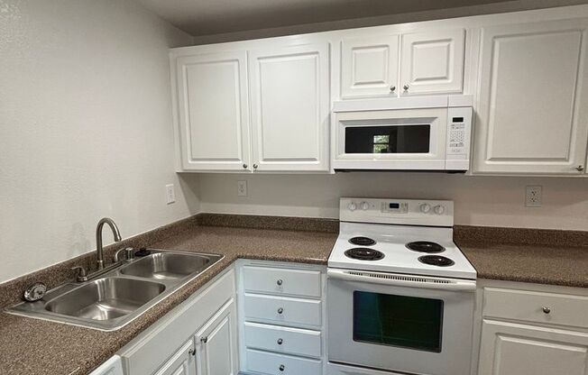 1 bed, 1 bath, 750 sqft, $2,220, Unit 1804