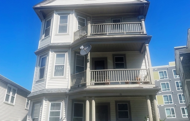 16 TOWERS ST