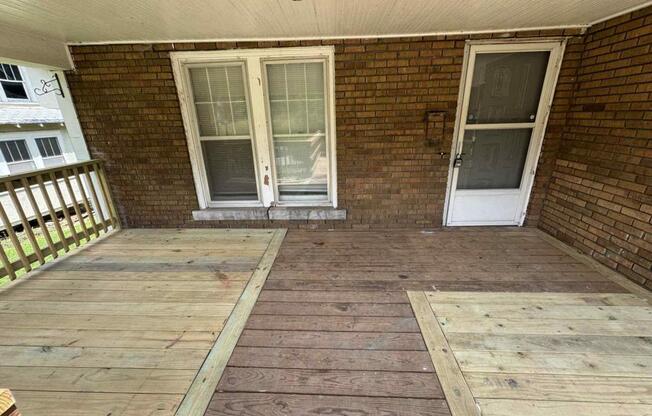 1836 FREEMAN AVE