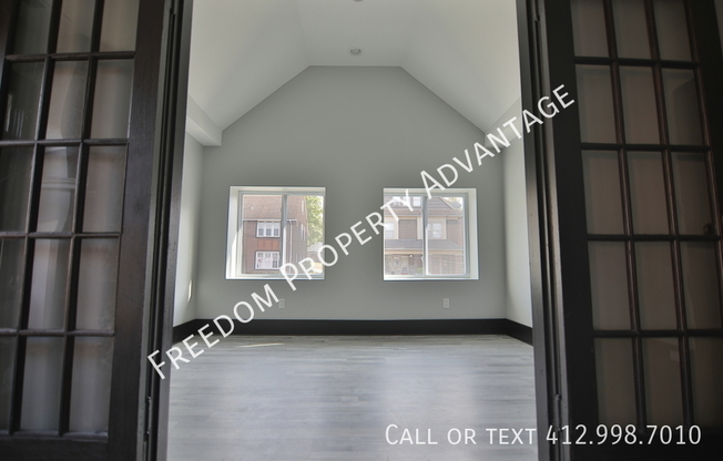 431 E 10 AVE