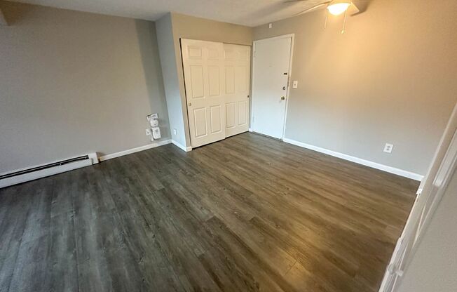 1 bed, 1 bath, 560 sqft, $815, Unit 720-18