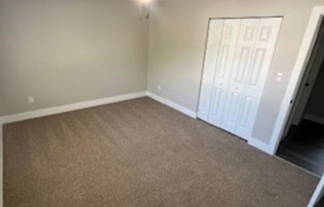 3 beds, 2.5 baths, 1,350 sqft, $1,450, Unit 1462 West Rockcrest Drive