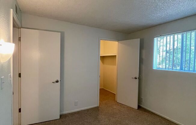 2 beds, 1 bath, 750 sqft, $1,099, Unit 18