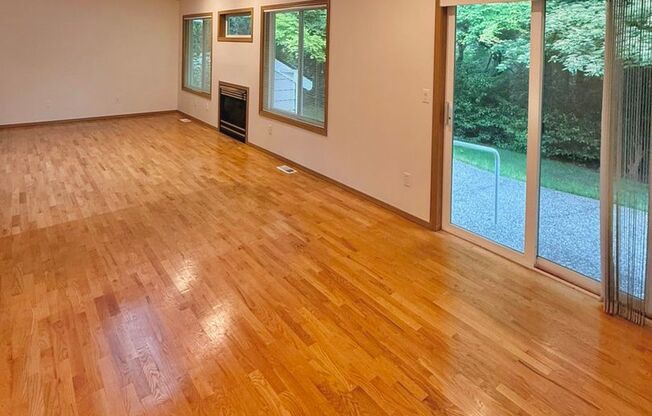 Spacious 3-Bedroom Home — Located in Desirable Kent Neighborhood