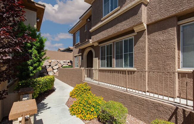 NW townhome with 2 car garage in gated community.