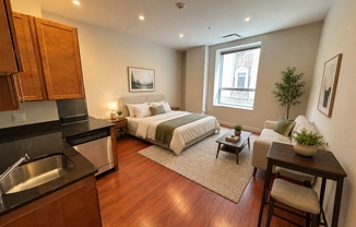Studio, 1 bath, 400 sqft, $3,300, Unit 212