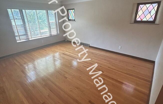 1 bed, 1 bath, 919 sqft, $1,175, Unit 6449 Nottingham Avenue Apt. 2W (Maint. Only)