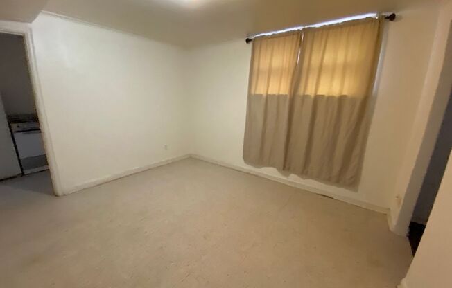 1 bed, 1 bath, $900