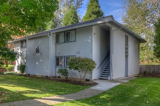 Green Outdoors at Woodcreek Apartments, Fairview, 97024