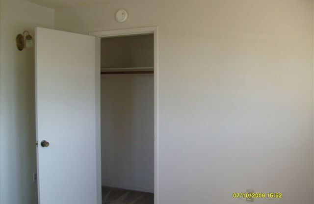 2 beds, 2 baths, 900 sqft, $1,400, Unit 4