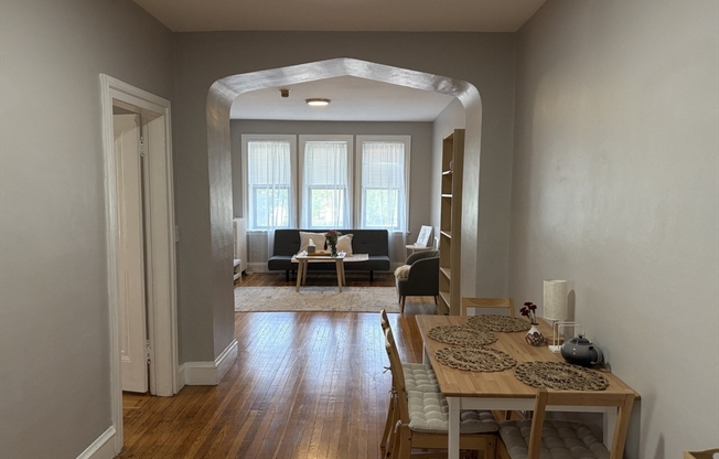 2 beds, 1 bath, 720 sqft, $2,600, Unit 21