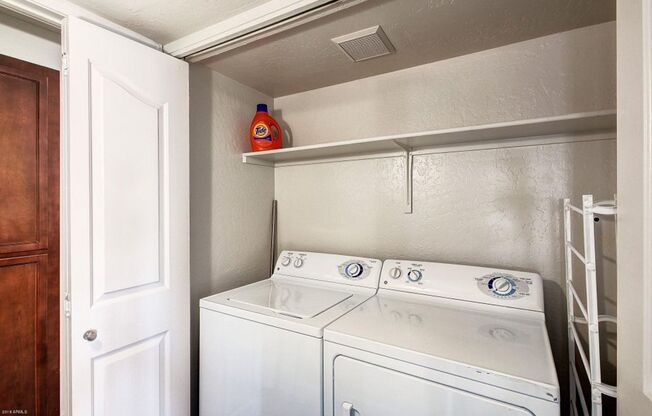 2 beds, 2 baths, $1,795, Unit UNIT 2007
