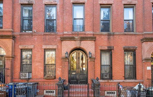 584 VANDERBILT AVE