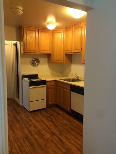 2 beds, 1 bath, 638 sqft, $2,250, Unit 07