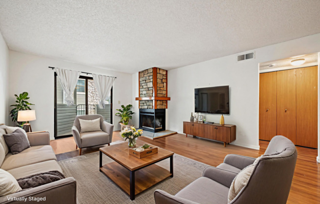 Bright & Inviting 1-Bedroom Aurora Condo with Private Patio