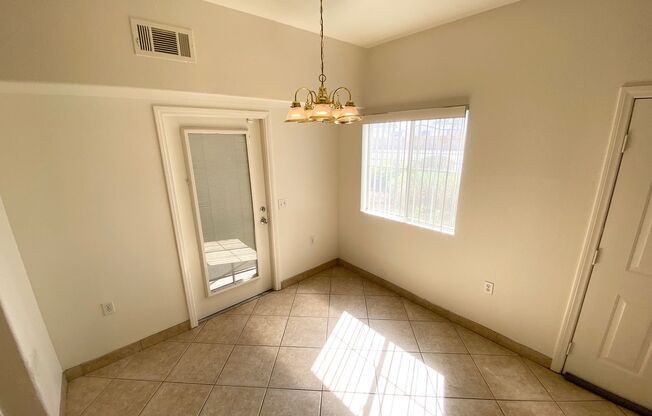 3/BD 2/BA First-Floor Condo in Gated Community. No Carpet!