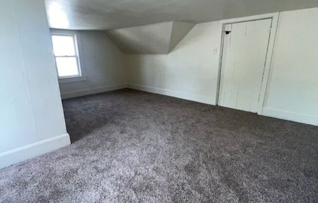 3 beds, 1 bath, $995