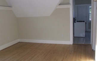 2 beds, 1 bath, $700, Unit 3435A