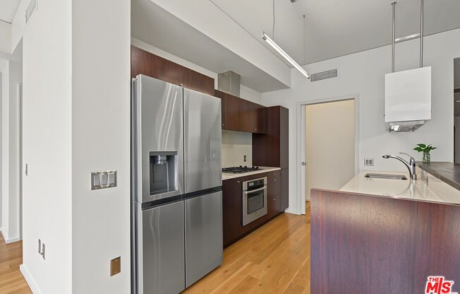 1 bed, 1.5 baths, 1,090 sqft, $3,000, Unit 302