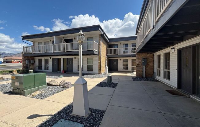 2 beds, 1.5 baths, $1,145, Unit UNIT 04