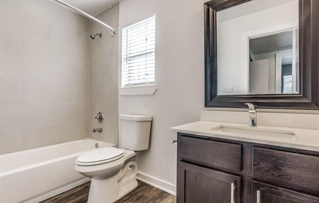 1 bed, 1 bath, 655 sqft, $1,285, Unit 111