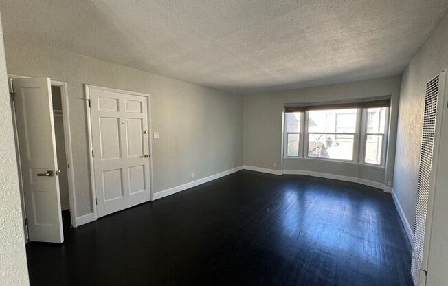 1325 HIGHLAND AVE