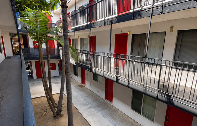 Studio, 1 bath, 450 sqft, $1,450, Unit 21