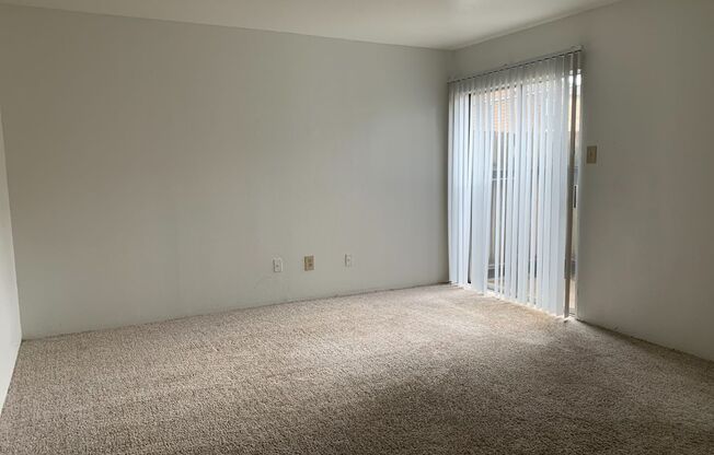 1 bed, 1 bath, 640 sqft, $885, Unit 0205