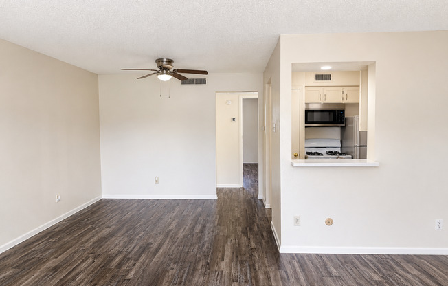 1-Bedrooms from $950 | Tour & Get $300 Move-In Credit!