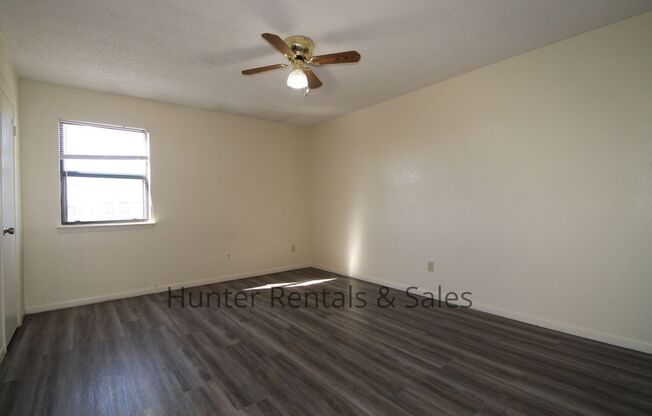 2 beds, 1.5 baths, $875