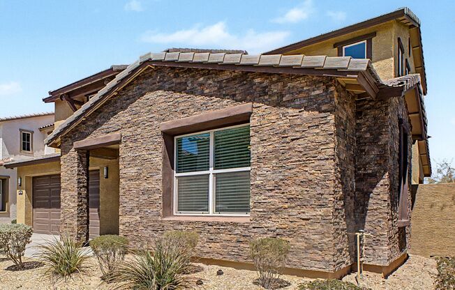 Move in Ready Home For Rent in Estrella!