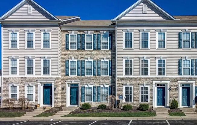 3 Bed Updated Condo
