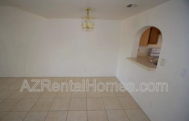 827 W 13 ST