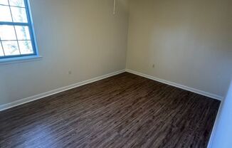 3 beds, 1 bath, $1,100