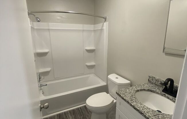 2 beds, 1 bath, 800 sqft, $1,073, Unit 472-B