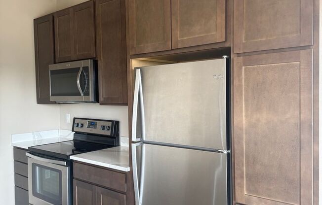 1 bed, 1 bath, 783 sqft, $1,355, Unit 608