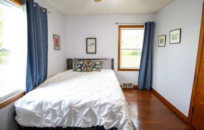 Welcome to 1311 Paris Road: Your Cozy Haven in Central Columbia's Arcade District!