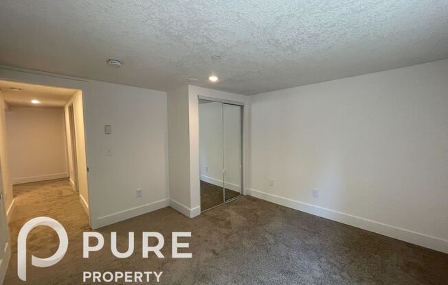 3 beds, 1 bath, 924 sqft, $1,695, Unit 3