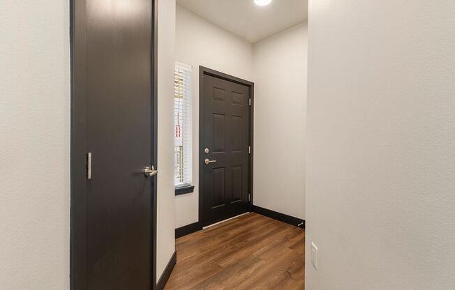 1 bed, 1 bath, 780 sqft, $2,695, Unit 208